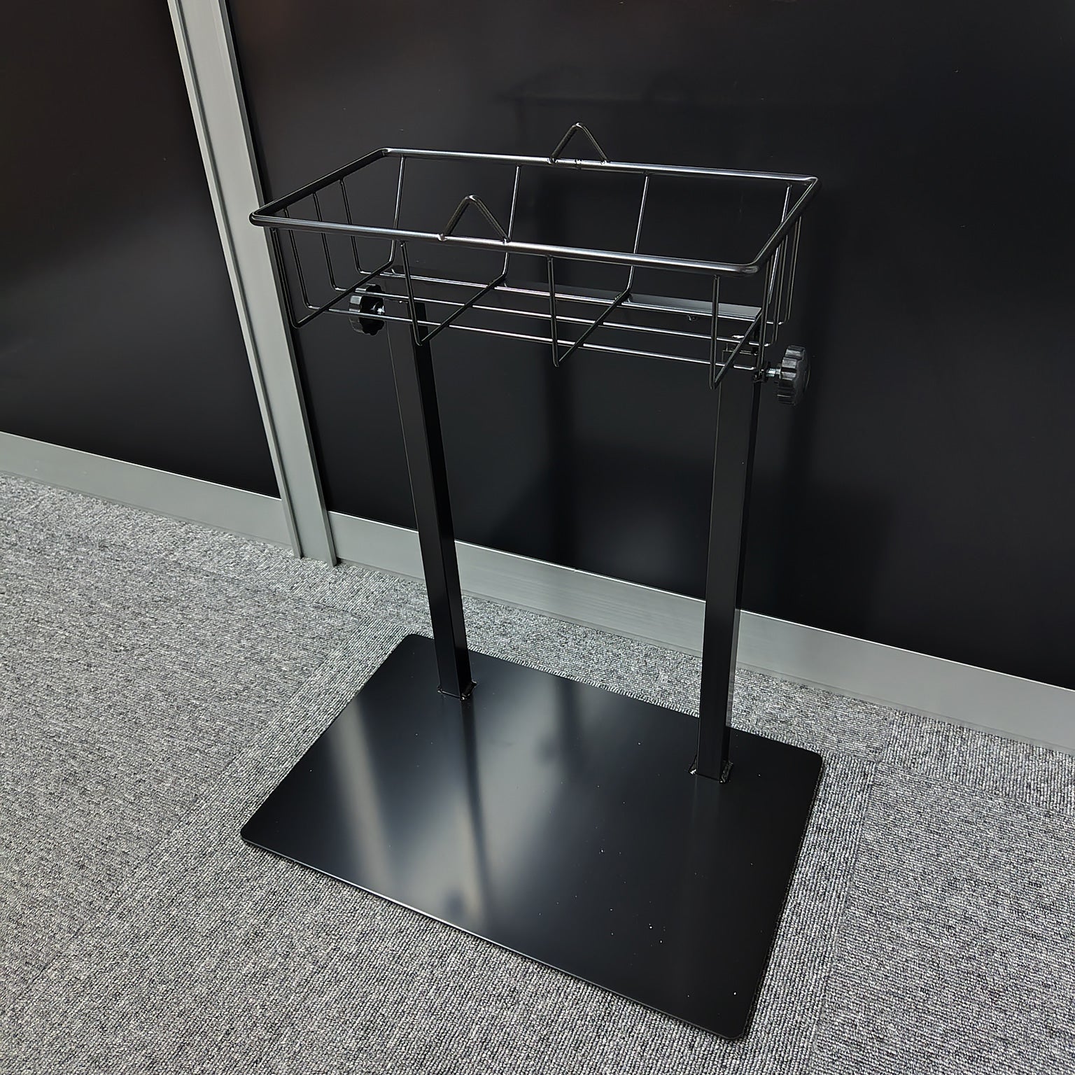 ポリロールスタンド（床置）｜店舗備品・店舗什器ならAからZ